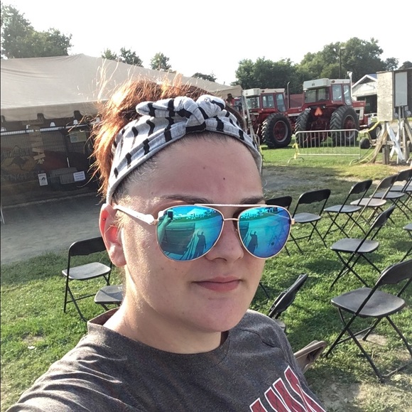 Meet your Posher, Kaley - Picture 1 of 1